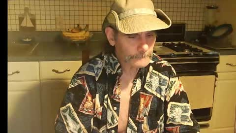 Ray online show from 10/08/25, 06:11