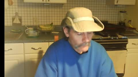 Ray online show from 11/08/25, 10:19