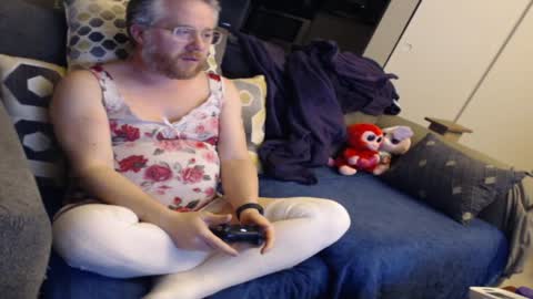 Snapshot of raymondsun chatting on 12/24/24, 11:22 Sunshine Ray online show from 12/24/24, 11:22