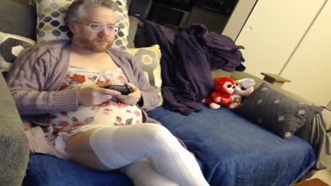 Snapshot of raymondsun chatting on 12/25/24, 10:50 Sunshine Ray online show from 12/25/24, 10:50