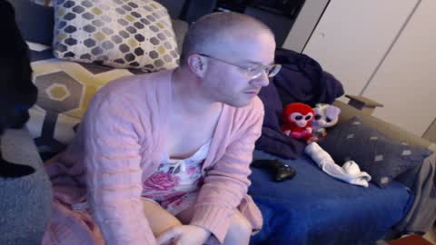 Snapshot of raymondsun chatting on 01/01/25, 02:20 Sunshine Ray online show from 01/01/25, 02:20