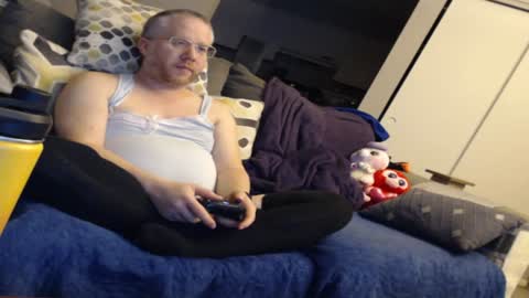 Snapshot of raymondsun chatting on 01/19/25, 04:01 Sunshine Ray online show from 01/19/25, 04:01