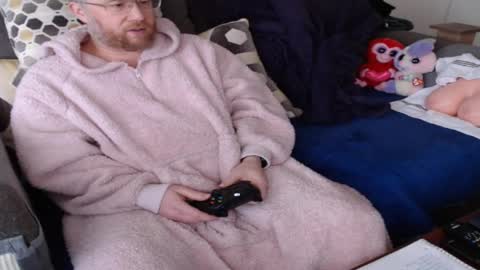 Snapshot of raymondsun chatting on 02/16/25, 02:32 Sunshine Ray online show from 02/16/25, 02:32