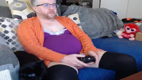 Snapshot of raymondsun chatting on 10/12/25, 02:49 Sunshine Ray online show from 10/12/25, 02:49