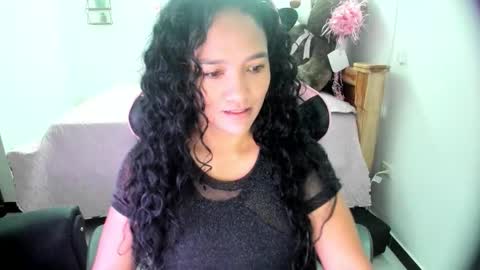 Snapshot of rayza_mature_ chatting on 10/12/25, 03:00 Danna online show from 10/12/25, 03:00