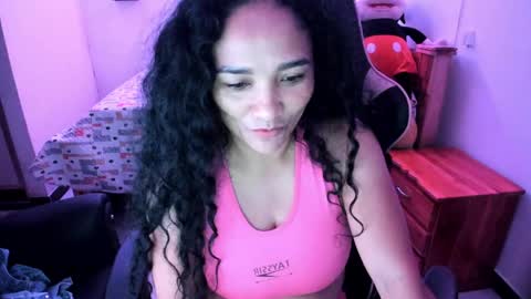 Snapshot of rayza_mature_ chatting on 06/04/26, 03:40 Danna online show from 06/04/26, 03:40