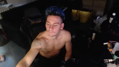 Rayzel online show from 12/15/25, 05:17