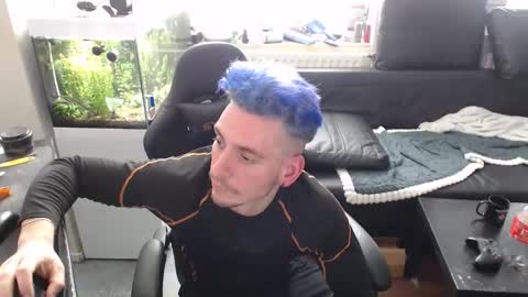 Rayzel online show from 01/10/26, 12:40