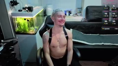 Rayzel online show from 02/01/26, 12:09