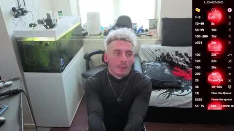 Rayzel online show from 03/04/26, 12:11