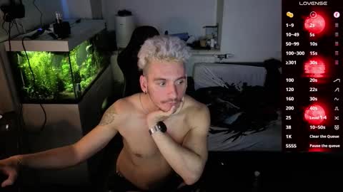 Rayzel online show from 03/15/26, 12:49