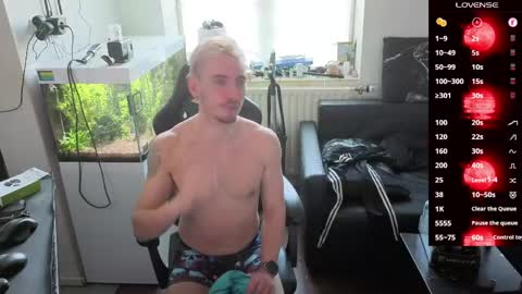 Rayzel online show from 03/28/26, 04:17