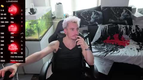 Rayzel online show from 04/18/26, 11:47