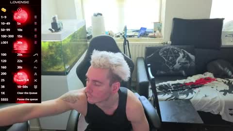 Rayzel White online show from 05/07/26, 11:37