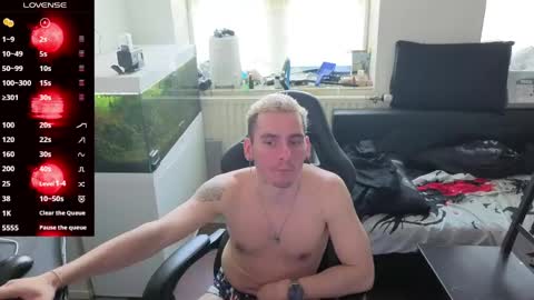 Rayzel White online show from 05/09/26, 02:33