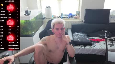 Rayzel White online show from 05/10/26, 11:37