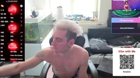 Rayzel White online show from 05/12/26, 08:33