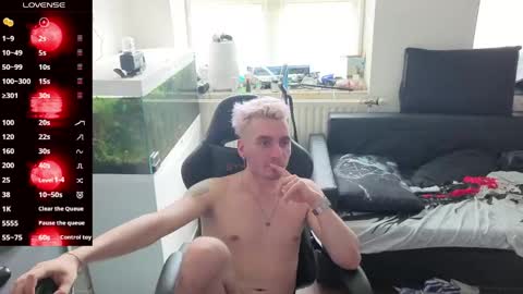 Rayzel White online show from 05/15/26, 08:32