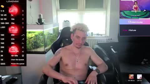 Rayzel White online show from 06/04/26, 05:52