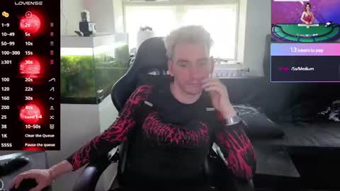 Rayzel White online show from 06/17/26, 01:01