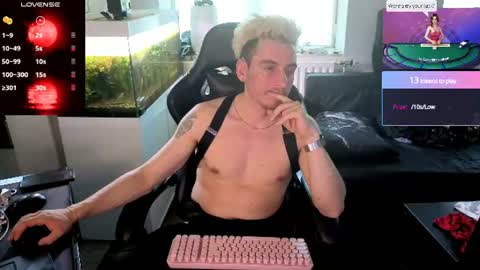 Rayzel White online show from 07/01/26, 05:02