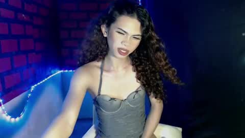 Snapshot of raze_fuckzx chatting on 12/14/24, 01:17 cindy online show from 12/14/24, 01:17