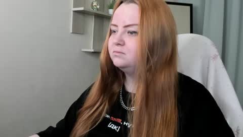 Snapshot of razoom_emma chatting on 06/10/26, 09:46 Emma Razumovskaya online show from 06/10/26, 09:46