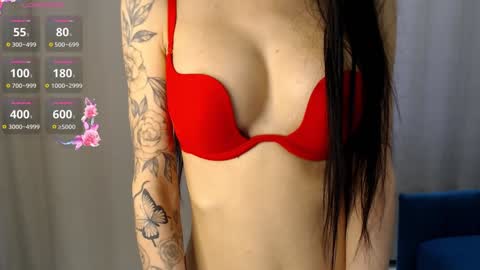 Snapshot of re_jeena chatting on 02/02/25, 10:24 Hayley online show from 02/02/25, 10:24