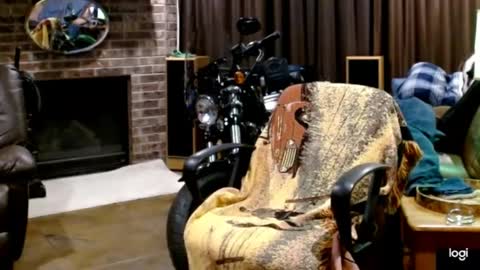 Snapshot of ready4aride2day chatting on 01/03/25, 11:03 ready4aride2day online show from 01/03/25, 11:03