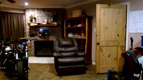 Snapshot of ready4aride2day chatting on 02/04/25, 02:39 ready4aride2day online show from 02/04/25, 02:39
