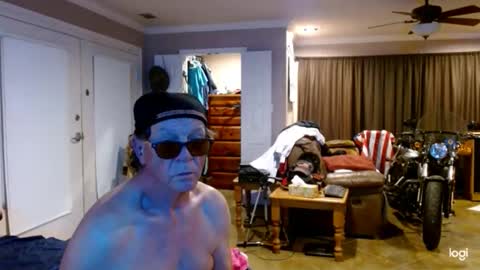 Snapshot of ready4aride2day chatting on 03/16/26, 05:44 ready4aride2day online show from 03/16/26, 05:44