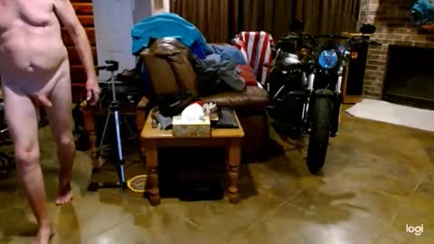 Snapshot of ready4aride2day chatting on 03/22/26, 12:19 ready4aride2day online show from 03/22/26, 12:19