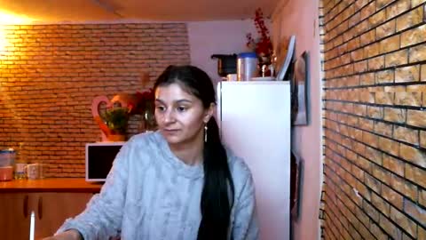 real_coupl3 online show from 02/15/26, 08:49