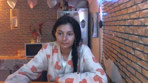 Snapshot of real_coupl3 chatting on 05/30/26, 06:10 real_coupl3 online show from 05/30/26, 06:10
