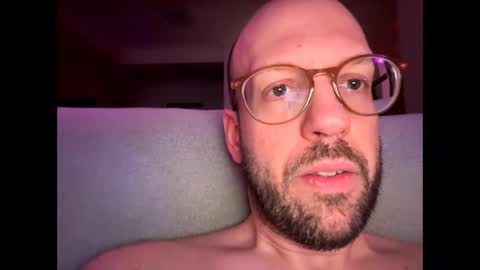 HugeSecret online show from 05/09/26, 02:39