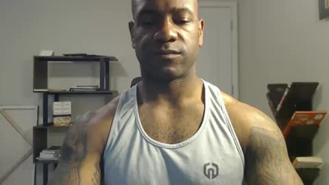 Snapshot of realreyblack chatting on 10/11/25, 02:59 Rey online show from 10/11/25, 02:59