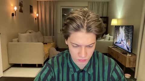 AliceEve online show from 02/04/25, 07:33