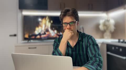 AliceEve online show from 02/16/25, 06:43