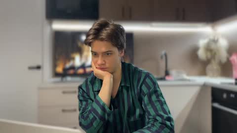 AliceEve online show from 02/17/25, 11:42