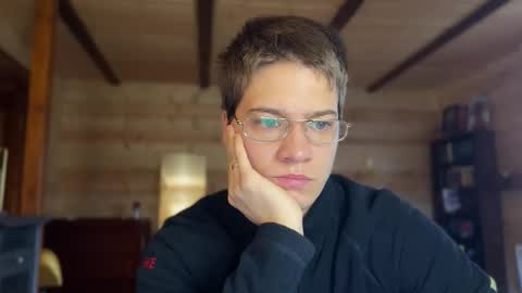 AliceEve online show from 10/20/25, 09:10