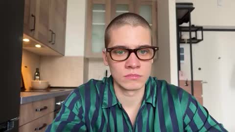 AliceEve online show from 04/08/26, 09:53