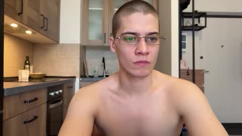 AliceEve online show from 04/09/26, 10:53