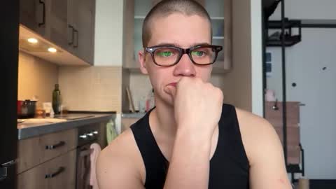 AliceEve online show from 04/14/26, 03:56