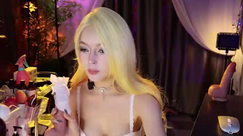 reaowna___ online show from 10/01/25, 12:00