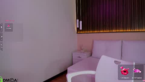 Snapshot of rebeca__grey chatting on 07/04/26, 02:23 Rebeca online show from 07/04/26, 02:23