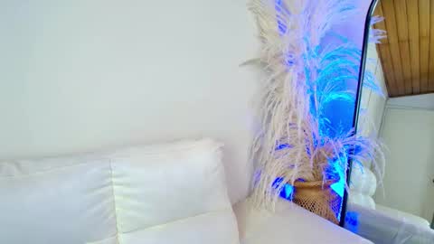 Rebeca Williams online show from 02/18/25, 08:47