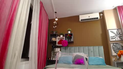 Snapshot of rebecablackx chatting on 02/18/25, 04:58 rebecablackx online show from 02/18/25, 04:58