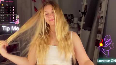 rebecca_____ online show from 09/13/25, 01:38