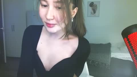 Lets talk here 33.  online show from 02/06/25, 11:26