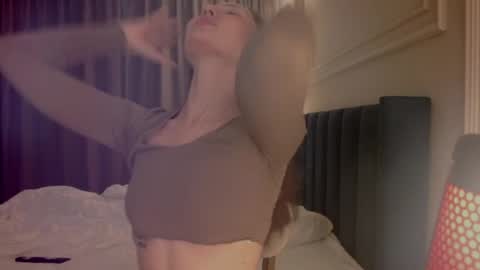 Snapshot of rebecca_demure18 chatting on 04/05/26, 10:29 Lets talk here 33. online show from 04/05/26, 10:29